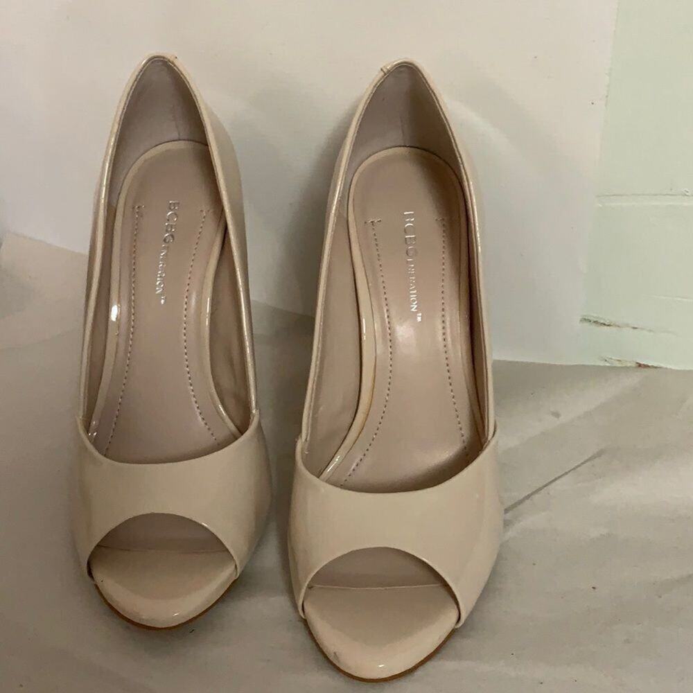 BCBGeneration PATIENT LEATHER PUMPS SIZE 8B
